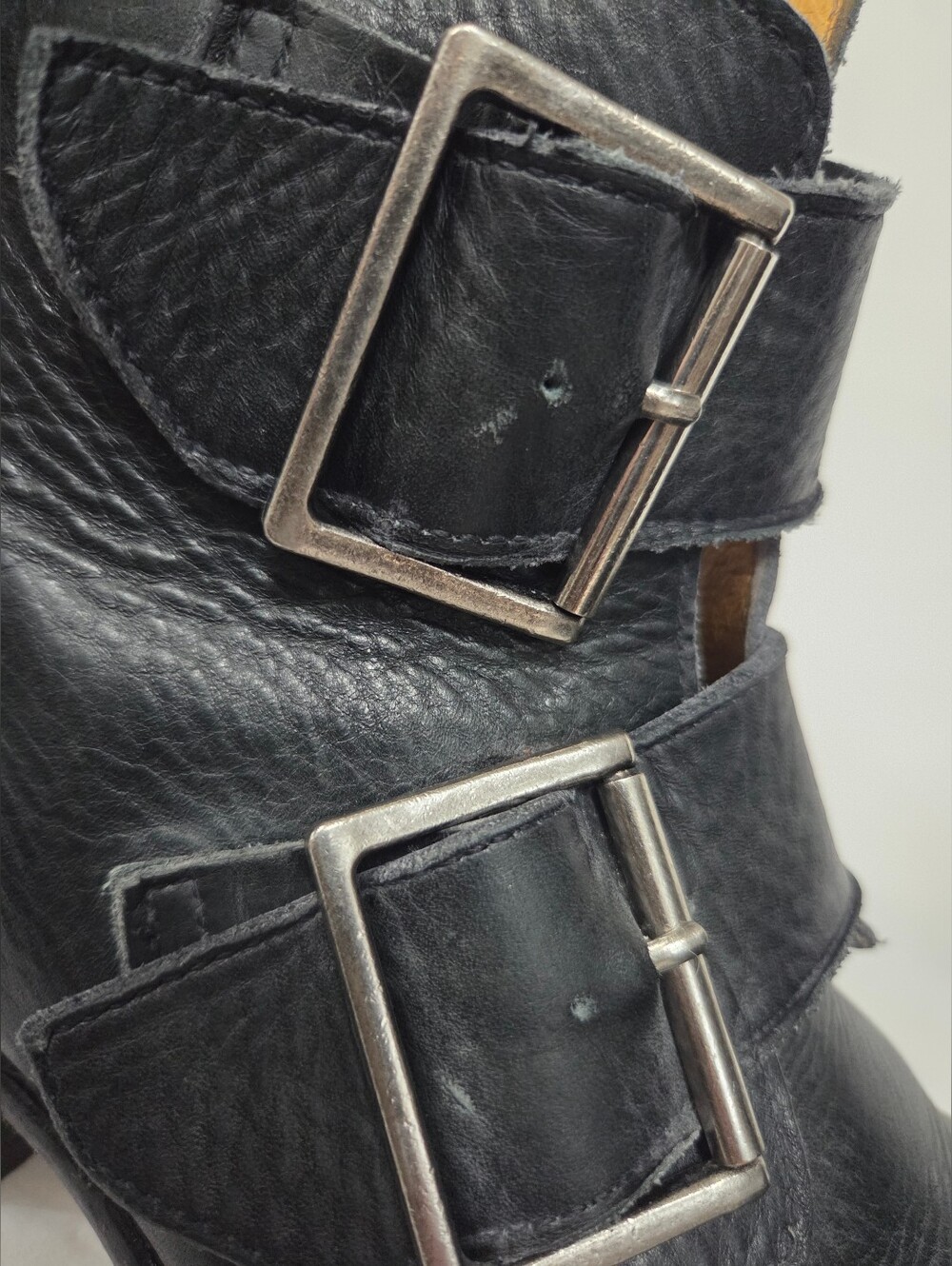 Frye Sabrina Double Buckle Ankle Biker Boots 8 - Picture 9 of 14